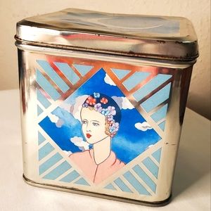 Vintage DAHER LTD Art Nouveau Lady with Baby Hinged Tin